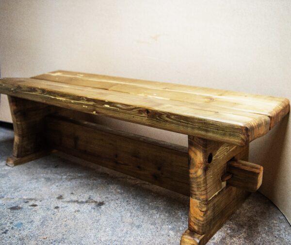 Bench side view – 1480 mm W x 495 mm D x 495 mm H Wooden bench